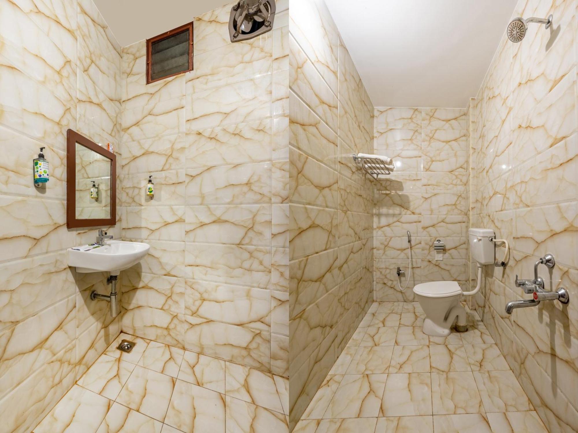 Inn Treebo Grace Inn, 3 Min Walk From Promenade Pondicherry